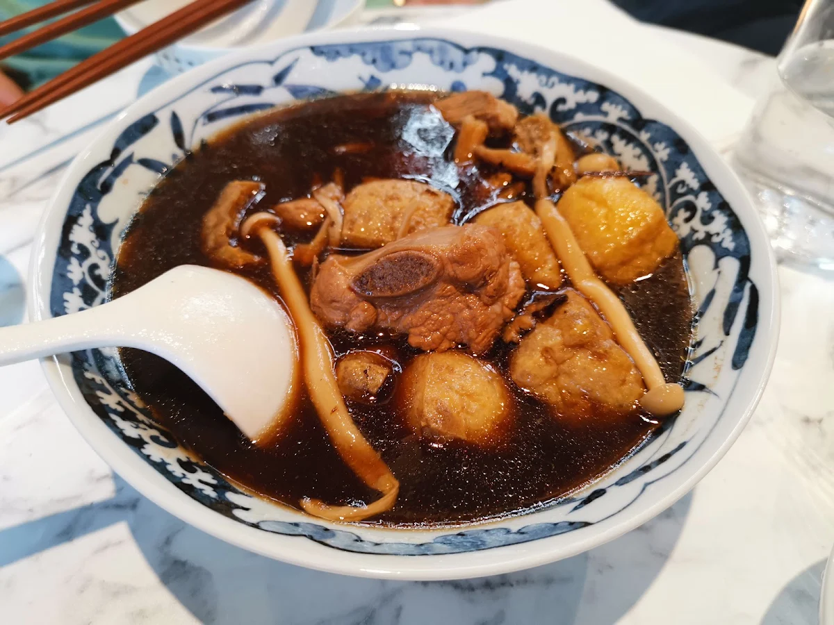肉骨茶, 白熊先森餐廳Bear Bear Cafe & Kitchen